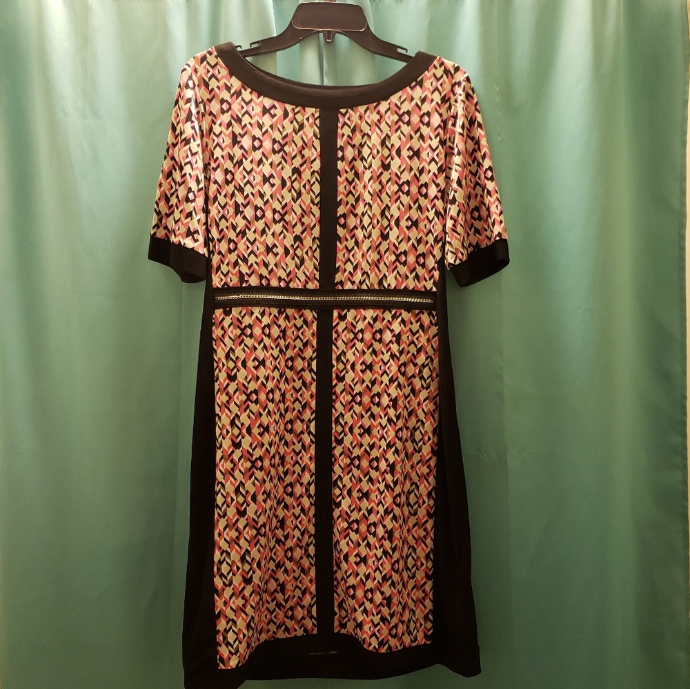 Emma & Michelle L mid-length pink pattern dress